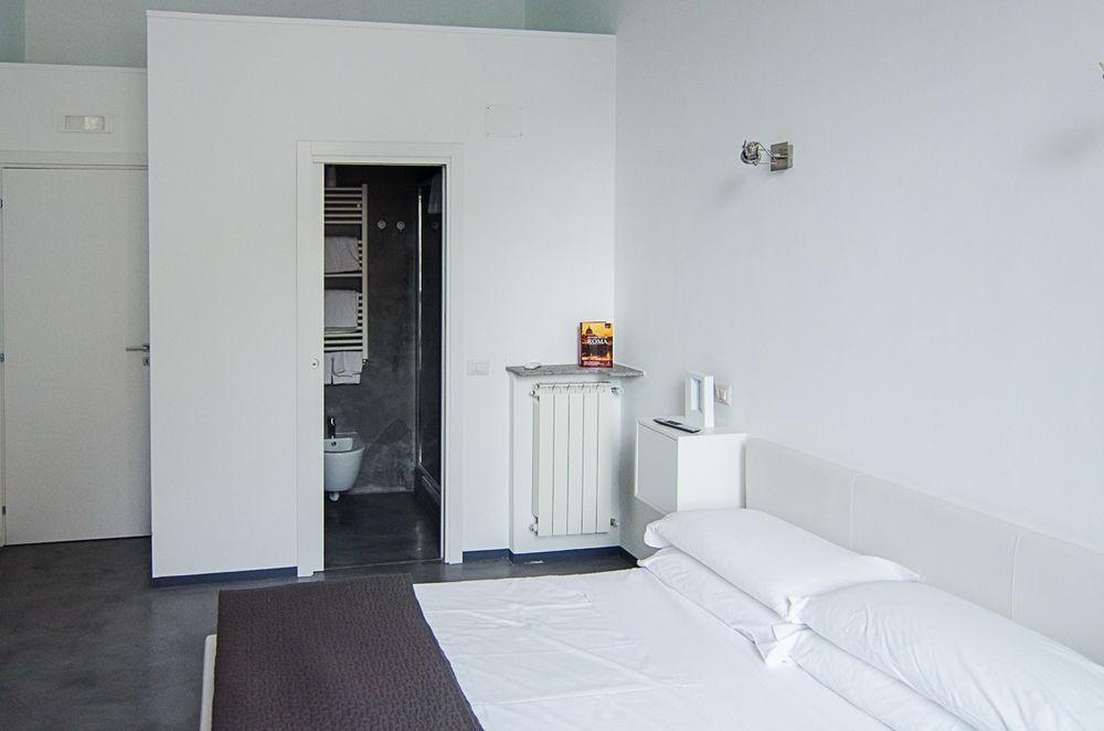 We 2* Roma